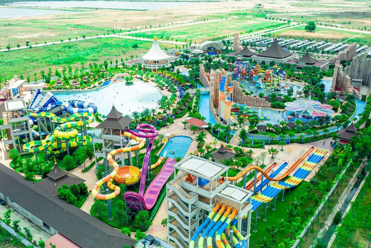 Garden City Water Park | 1-Day Trip